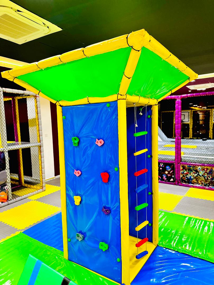 Climbing Structure IYAR IYO CARUR
