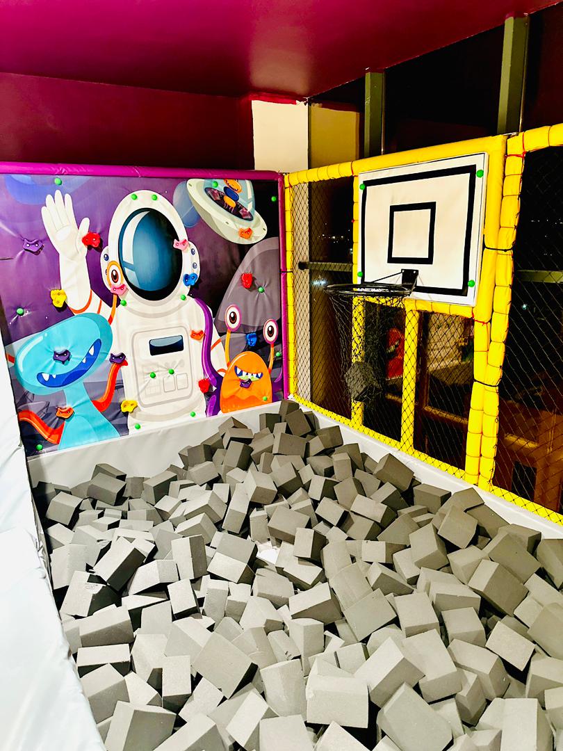 Ball Pit IYAR IYO CARUR