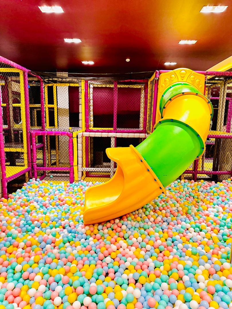 Giant Slide IYAR IYO CARUR